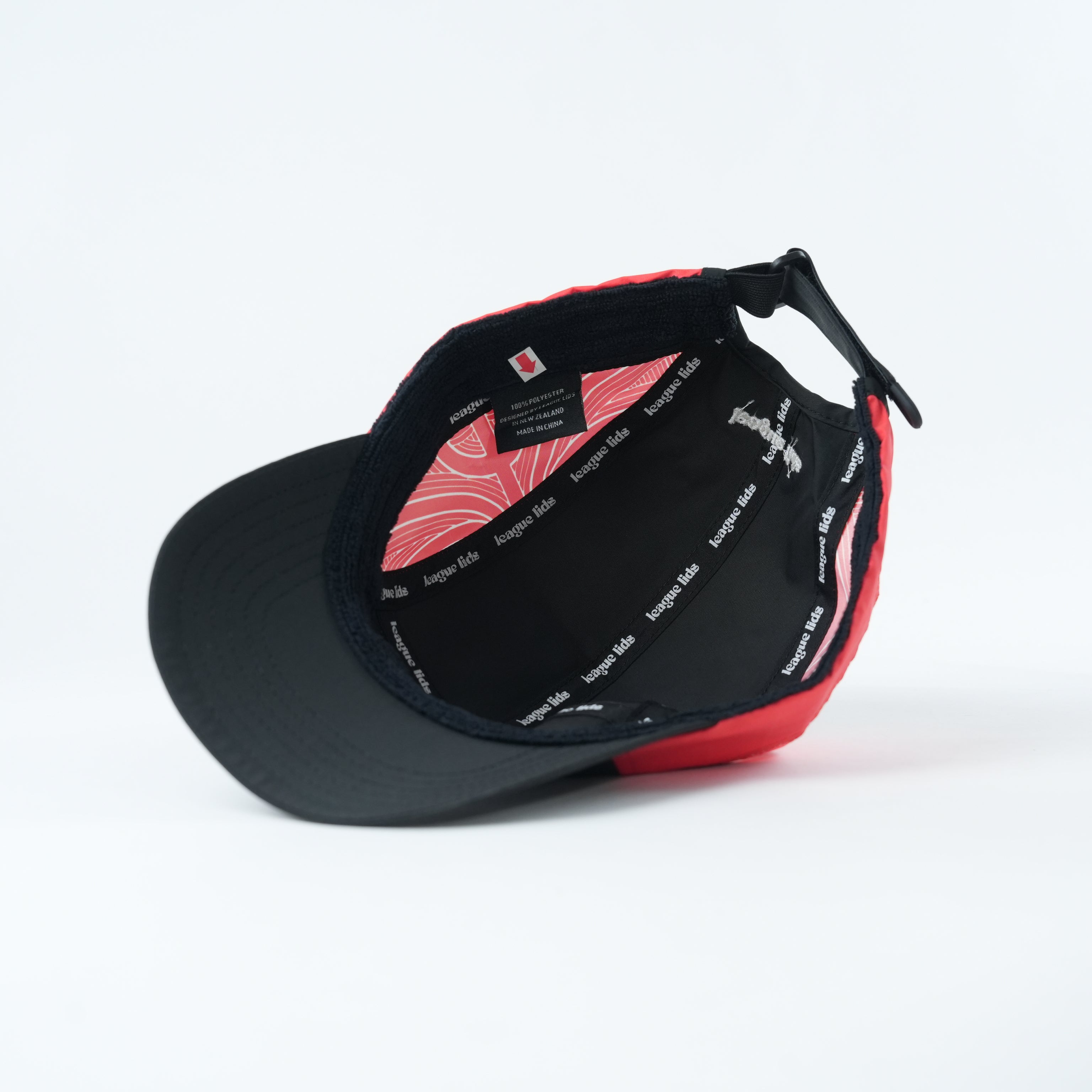 Māori Classic Sports Lid - Red Edition