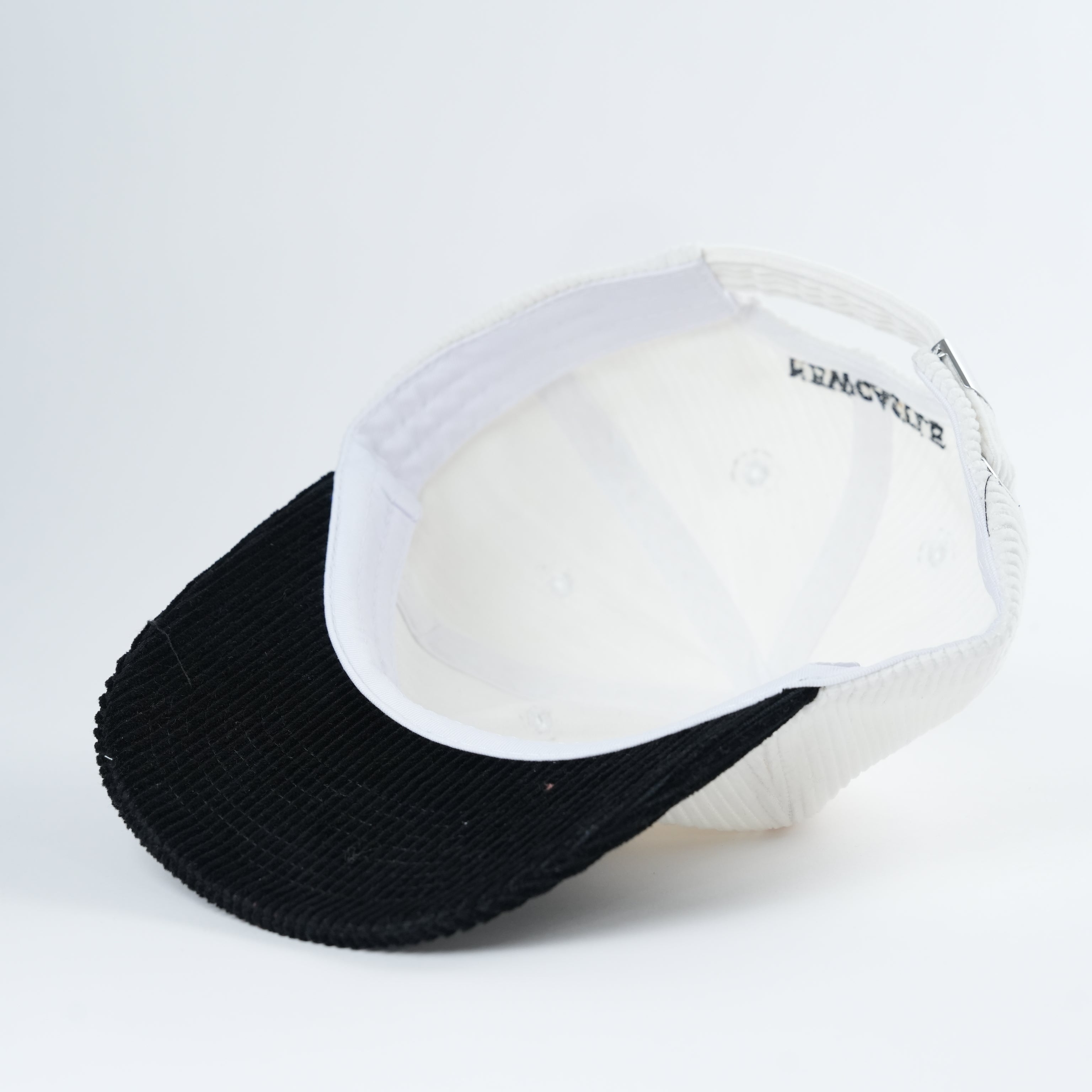 Newcastle Retro Lid